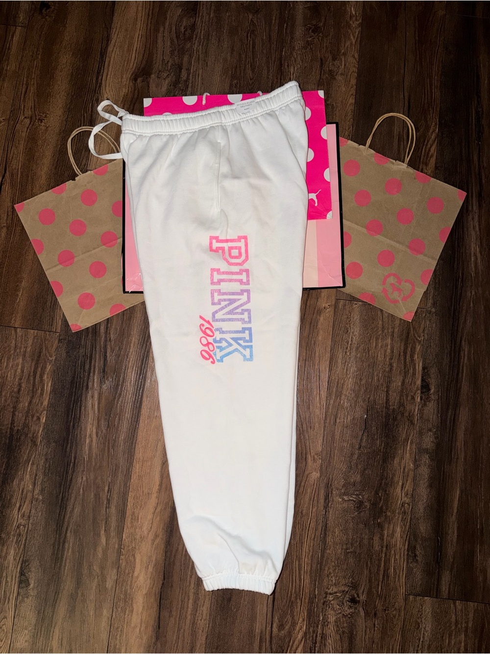 NWT VS PINK Size LARGE Ombré Logo Relaxed Fit Jogger Sweatpants.
